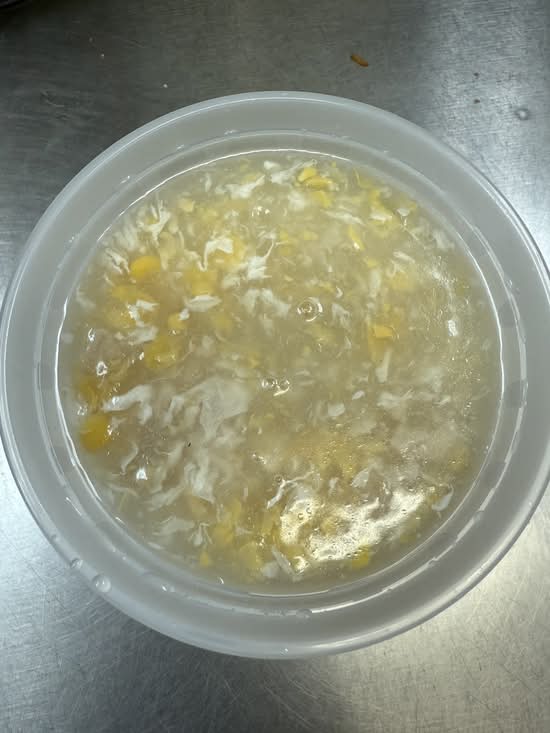 Minced Chicken With Sweet Corn Soup 鸡茸粟米羹